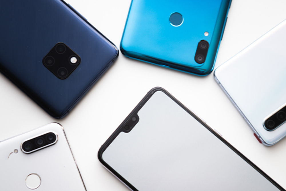 データ復旧専門業者にデータ復旧を依頼する多様なスマートフォン