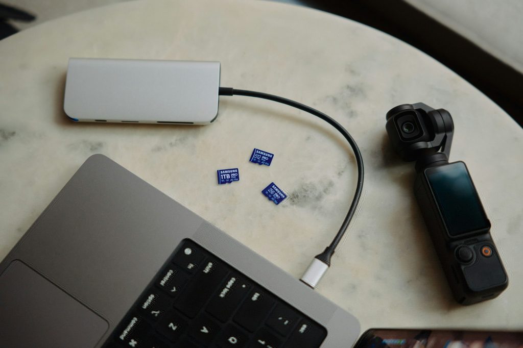 SSDをパソコンに接続