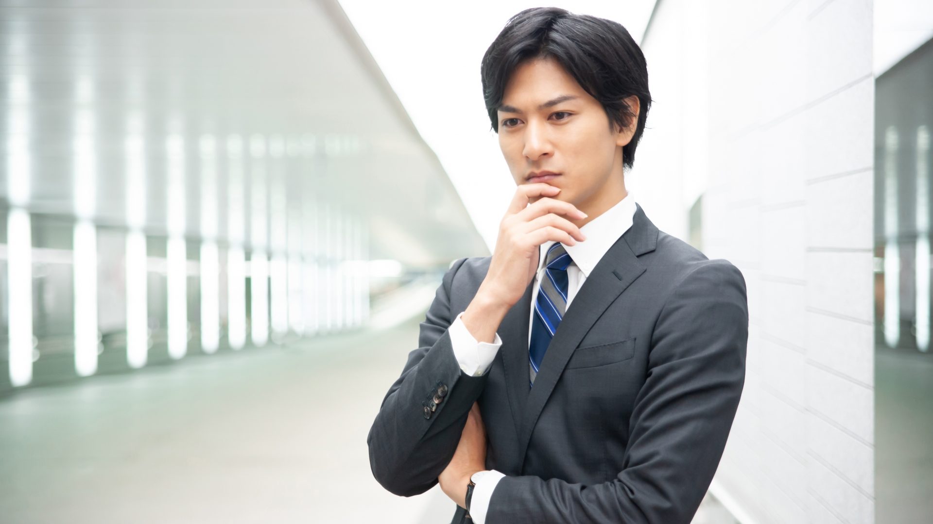 サーバー復旧が必要になり、困るビジネスパーソン