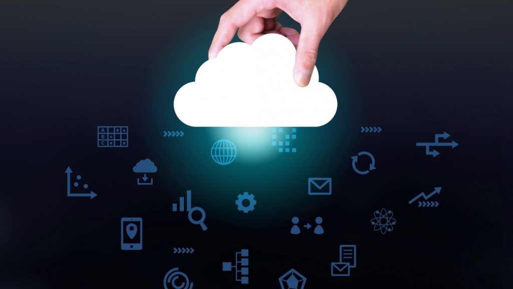 HDDを修理するか復旧するかを考える際に大切なバックアップのイメージ。クラウドストレージに大切なデータを移行する。