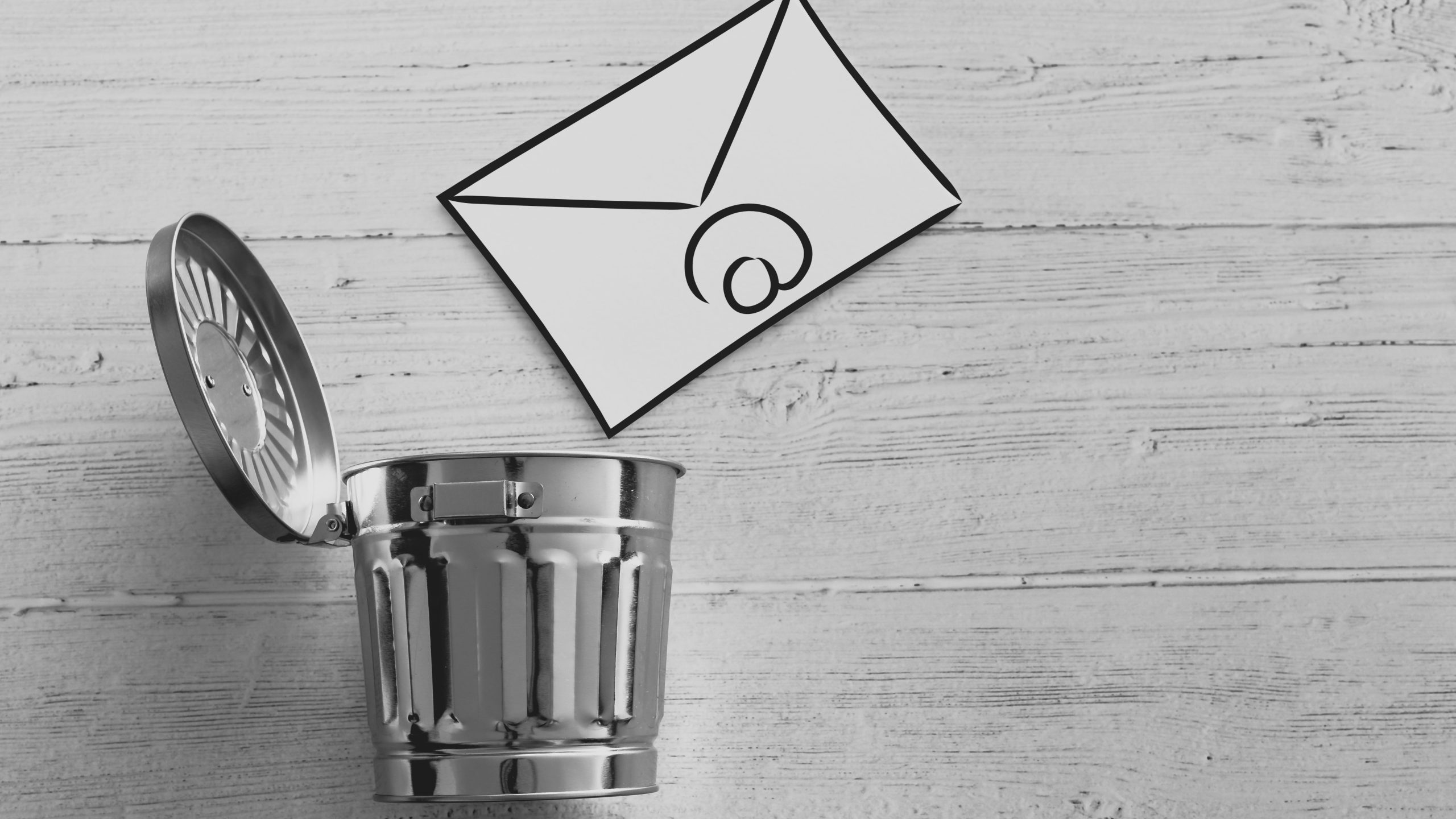 誤って削除したNASのデータを、ゴミ箱機能からデータ復旧する手順と方法