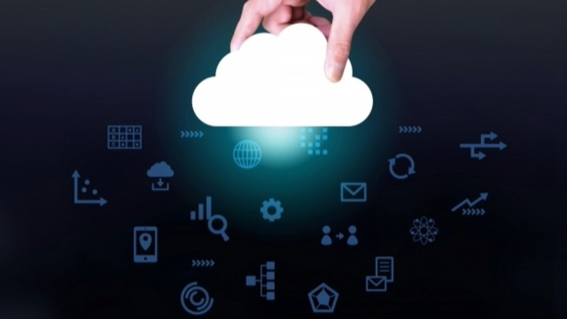 Windowsの自動修復失敗に備えたデータ復旧やクラウドバックアップ。システム修復と並行して行うべきデータ保護のイメージ。