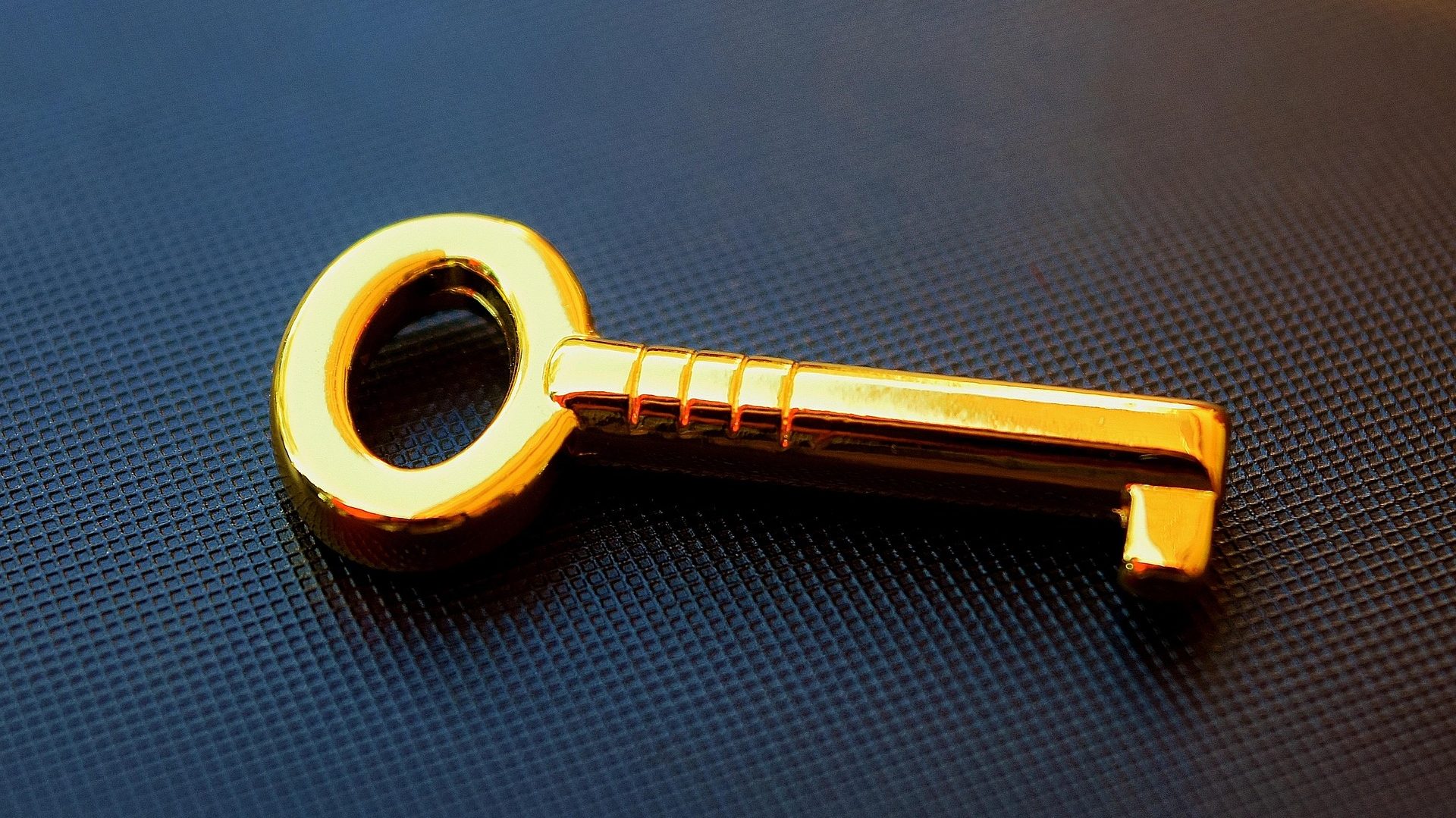 HDDのデータ復旧専門業者のセキュリティをイメージさせる鍵